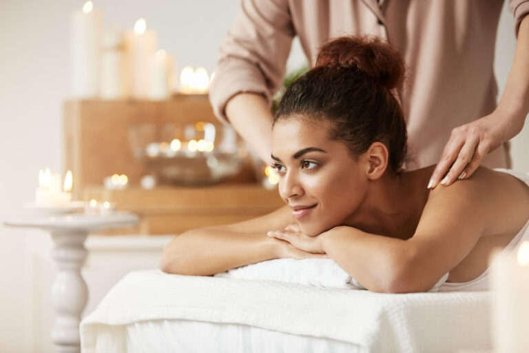 Thai Fußmassage in Oldenburg – Reflexzonenmassage zur Förderung der Durchblutung und Verbesserung des Wohlbefindens.